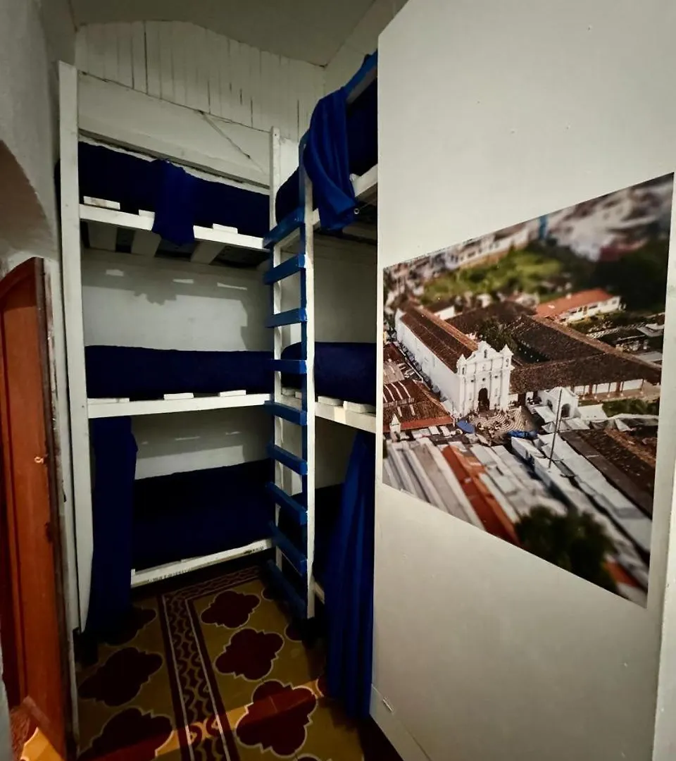 Kamazoztz Hostel And Travel 안티구아 과테말라 안티구아 과테말라